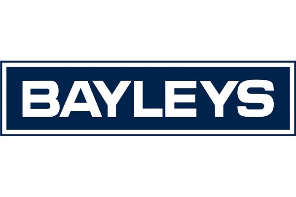 Nicki and Wayne Robb – Bayleys Real Estate